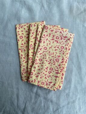 Set of 4 vintage Anthropologie yellow pink floral cotton napkins